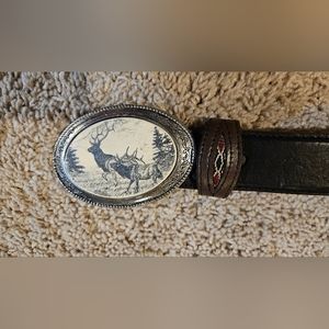 Barlow Designs Scrimshaw Oval Belt Buckle Elk with Wrangler Belt EUC